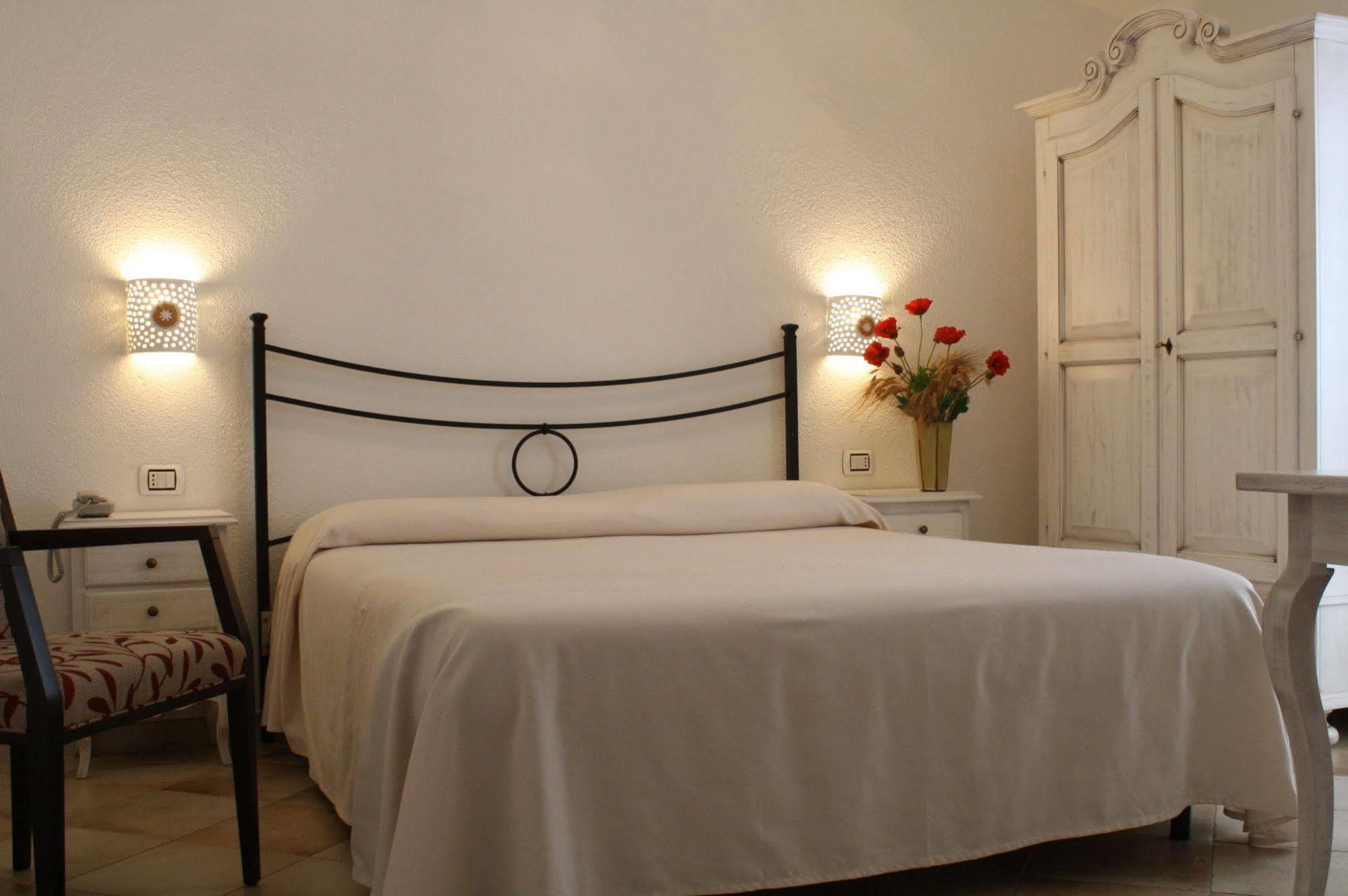 Hotel San Pantaleo Exterior foto